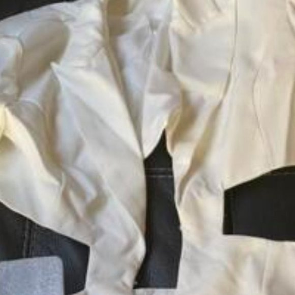 SEXY CONTEMPORARY Peak Neck Cut Out Single Button - Picture 16 of 16